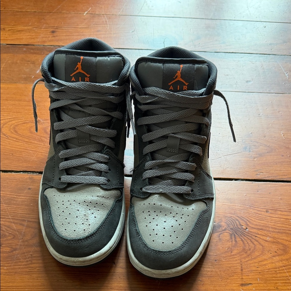 Nike High-Top Gray and Black Sneakers - Picture 2 of 5